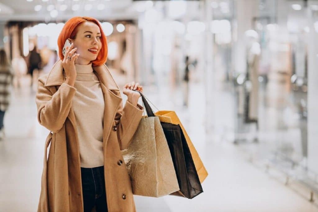 Plus jeune que jamais à 40 ans : les astuces mode pour sublimer votre look