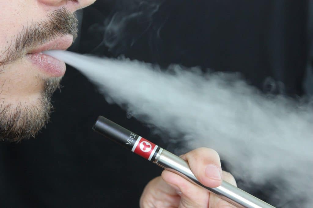 Peut-on devenir addict en fumant une puff sans nicotine ?
