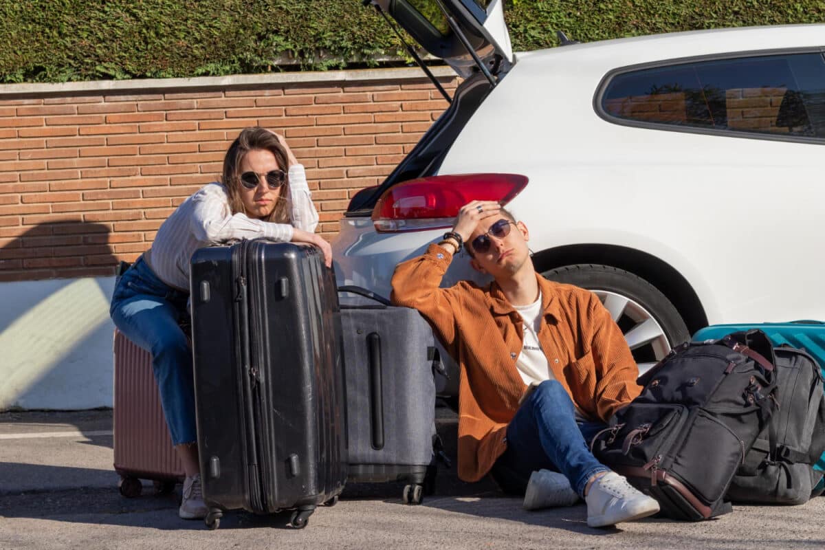 Quand les bagages pour les vacances ne passent plus dans le coffre, les barres de toit s'imposent comme un incontournable